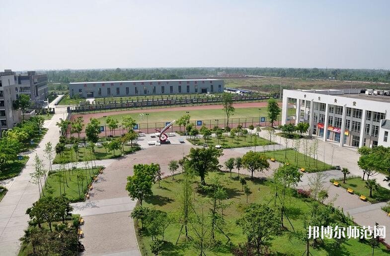 成都電子信息幼兒師范學(xué)校2018年報(bào)名條件、招生對(duì)象