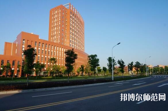 三峽旅游職業(yè)技術師范學院招生辦聯(lián)系電話
