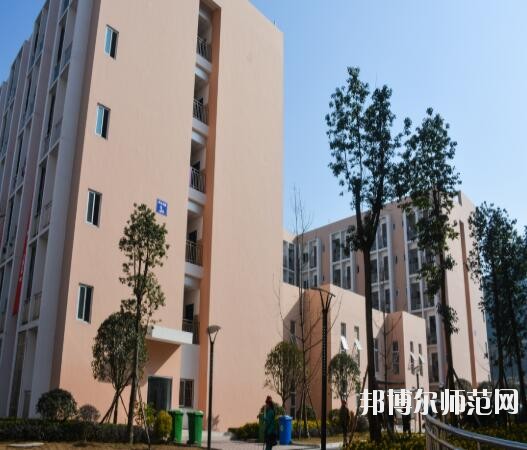 成都信息技術(shù)幼兒師范學(xué)校2018年報(bào)名條件、招生對(duì)象