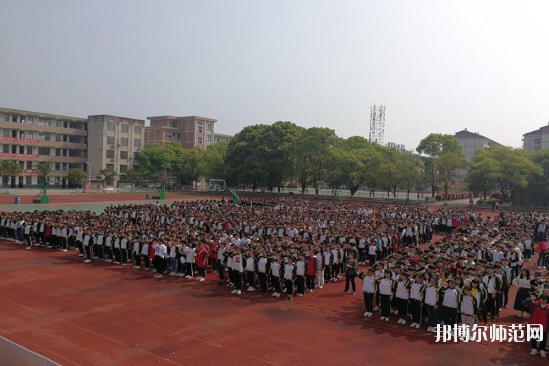 陜西工貿(mào)職業(yè)中等專業(yè)師范學(xué)校2020年報名條件、招生要求、招生對象