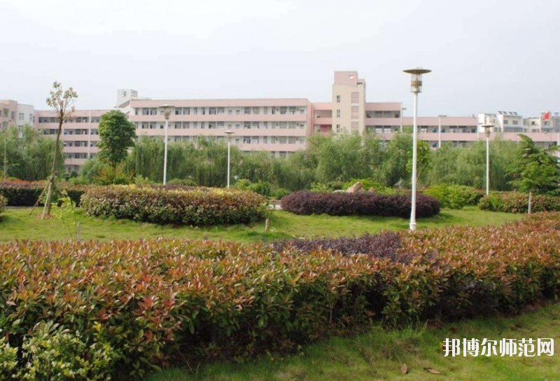 廣州2020年中專幼師學(xué)?？梢钥即髮? width=