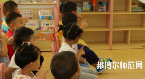 貴州2020年中專幼師學?？梢钥即髮? width=