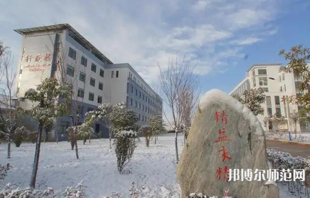 麗江師范高等?？茖W(xué)校歷年招生錄取分?jǐn)?shù)線