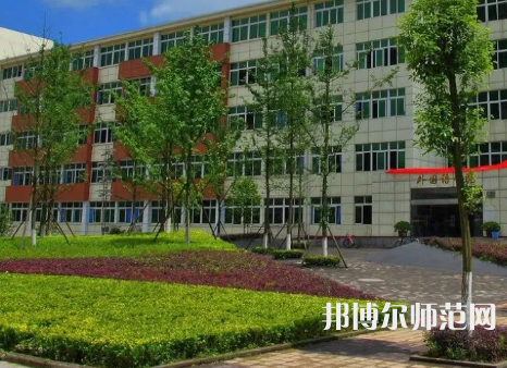 重慶師范大學(xué)涉外商貿(mào)學(xué)院銅梁校區(qū)2023年報(bào)名條件、招生要求、招生對(duì)象 