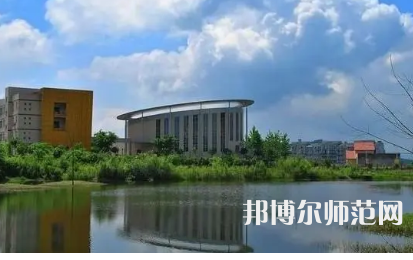 2023年重慶師范大學(xué)涉外商貿(mào)學(xué)院報(bào)名條件、招生對象